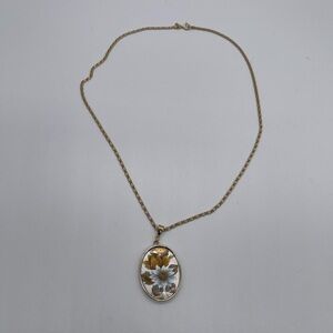 Sarah Coventry Gold Tone Chain w/Floral pendant